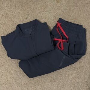 FIGs Scrub Set in Charcoal